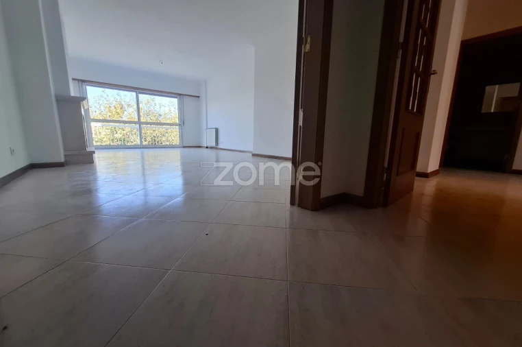 Apartamento T3 para Venda em Porto Salvo Foto 8