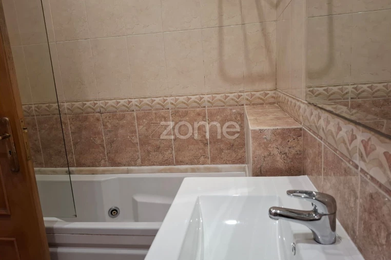 Apartamento T3 para Venda em Porto Salvo Foto 44