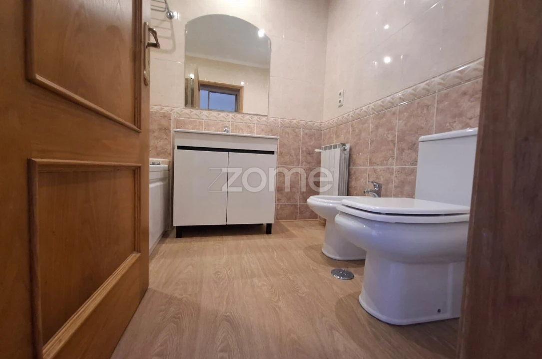 Apartamento T3 para Venda em Porto Salvo Foto 43