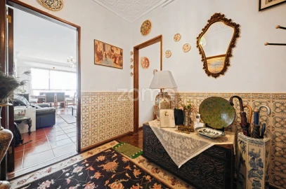 Apartamento T2 para Venda em Oeiras e São Julião da Barra, Paço de Arcos e Caxias
