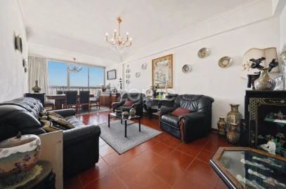 Apartamento T2 para Venda em Oeiras e São Julião da Barra, Paço de Arcos e Caxias
