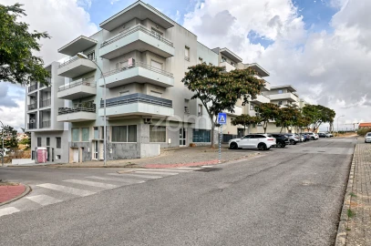 Negócio para Arrendamento em Porto Salvo