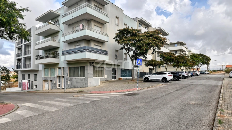 Negócio para Arrendamento em Porto Salvo