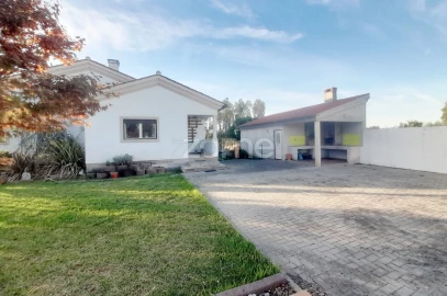 Moradia T3 para Venda em Meirinhas