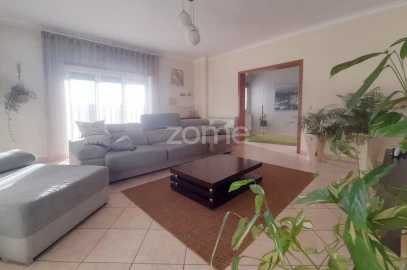 Moradia T3 para Venda em Meirinhas