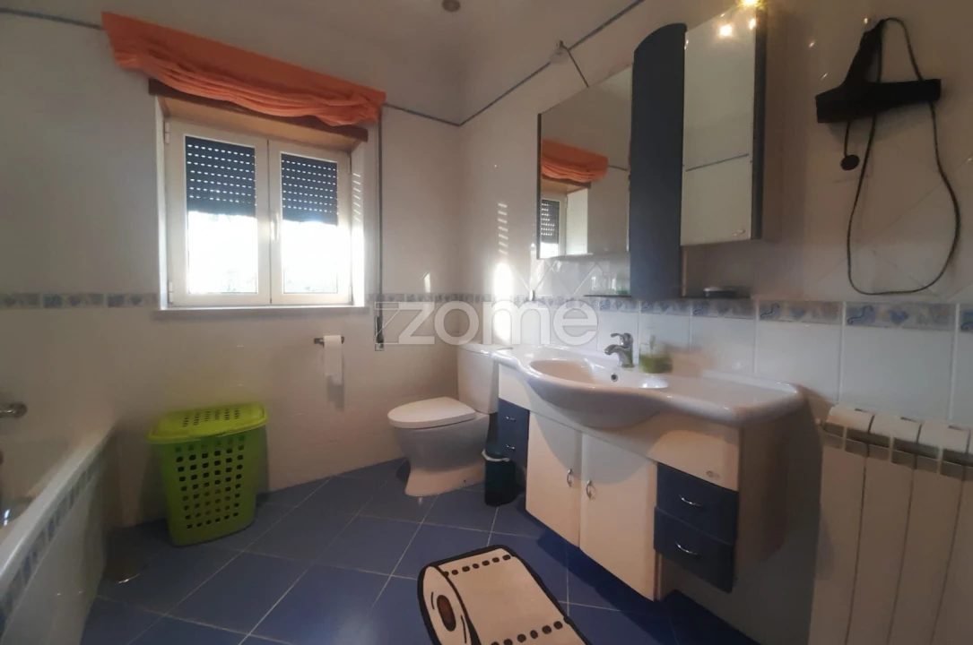 Moradia T3 para Venda em Meirinhas Foto 21