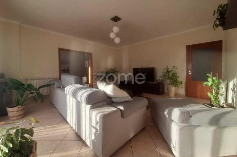Moradia T3 para Venda em Meirinhas Foto 37