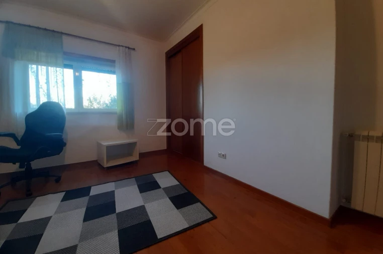 Moradia T3 para Venda em Meirinhas Foto 25