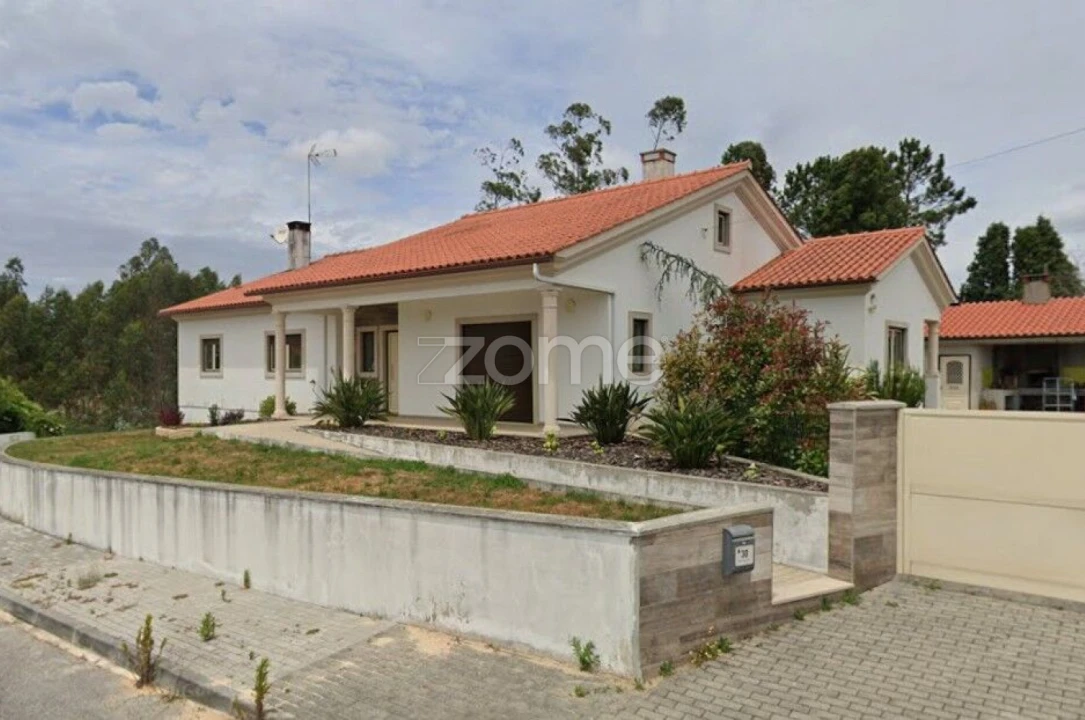 Moradia T3 para Venda em Meirinhas Foto 1