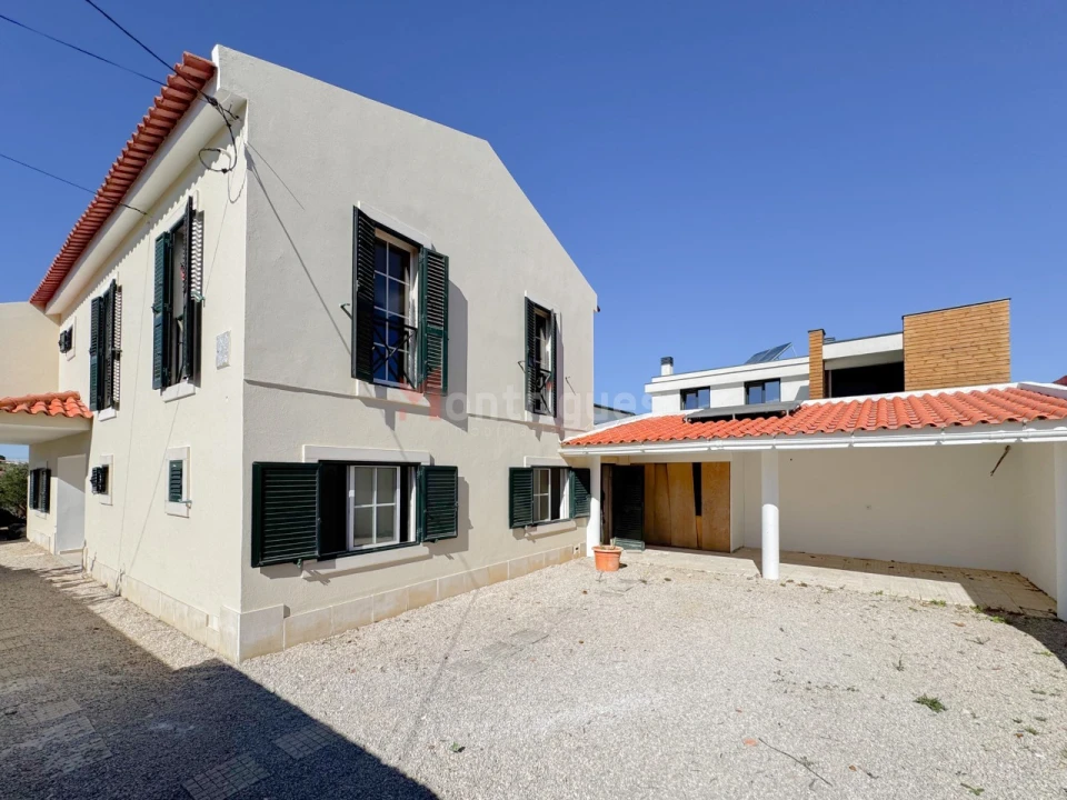 Moradia T4 para Venda em Alcabideche Foto 3