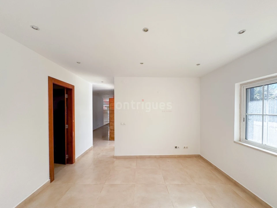 Moradia T4 para Venda em Alcabideche Foto 7