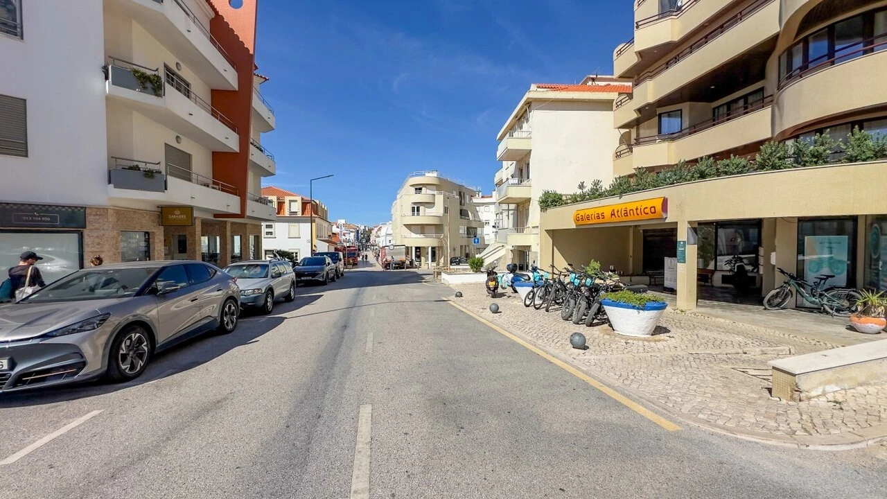 Garagem para Venda em Ericeira Foto 1