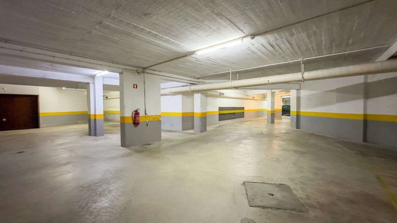 Garagem para Venda em Ericeira Foto 7