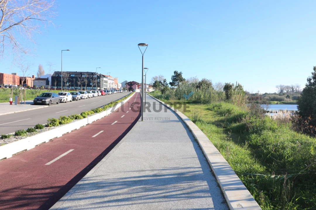 Moradia T2 para Arrendamento em Aradas Foto 16