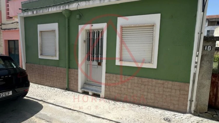 Moradia T2 para Venda em Baixa da Banheira e Vale da Amoreira