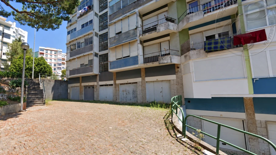 Garagem para Venda em Massamá e Monte Abraão