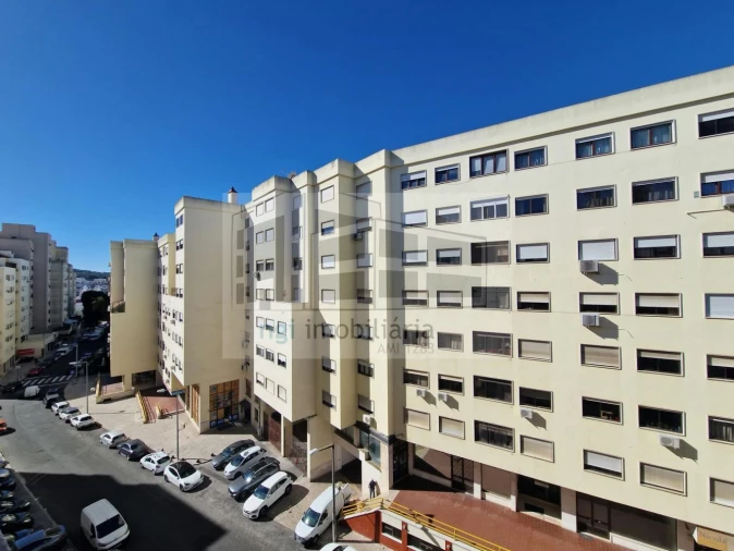 Apartamento T1 para Arrendamento em Benfica Foto 25
