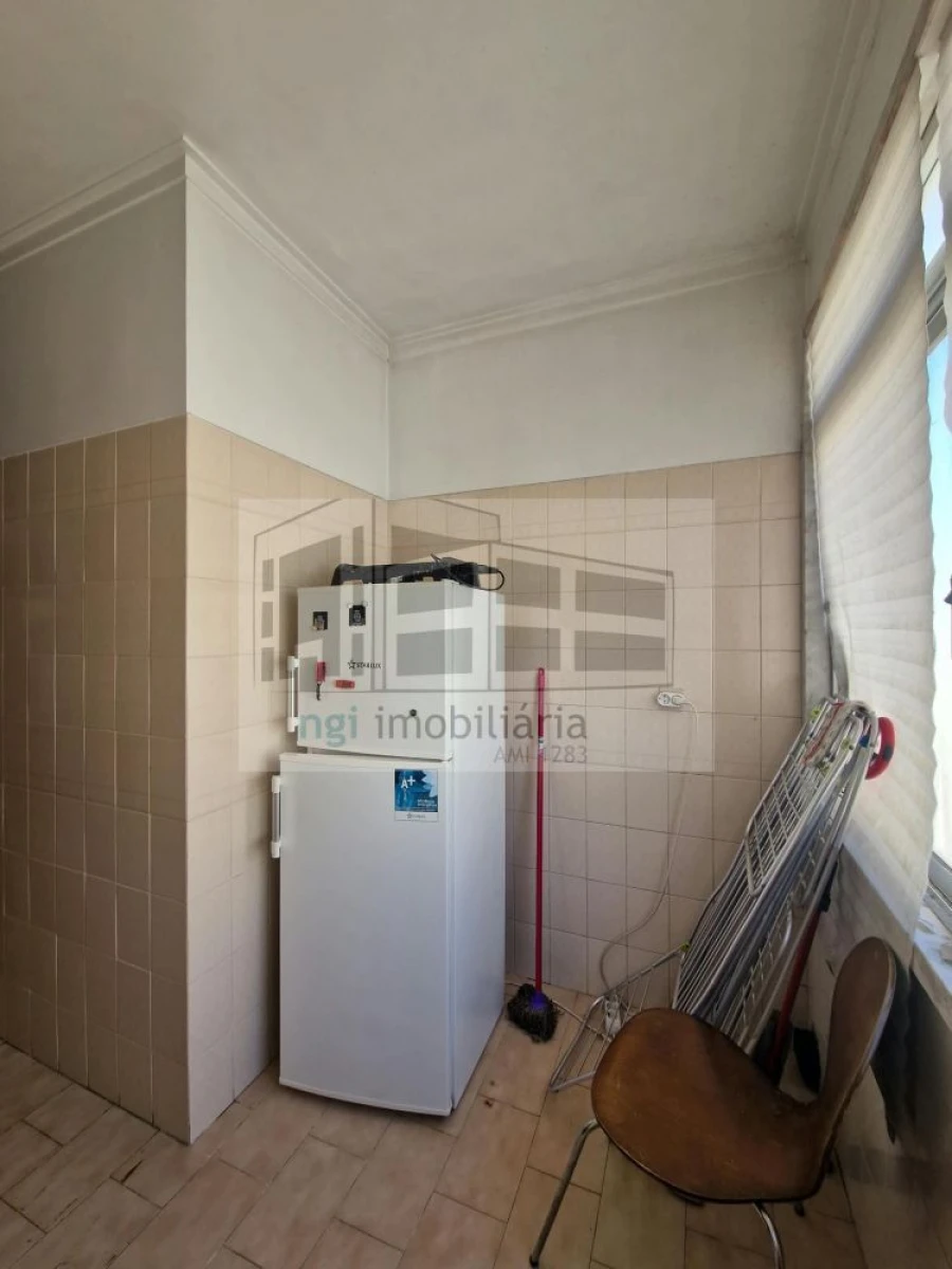 Apartamento T1 para Arrendamento em Benfica Foto 5
