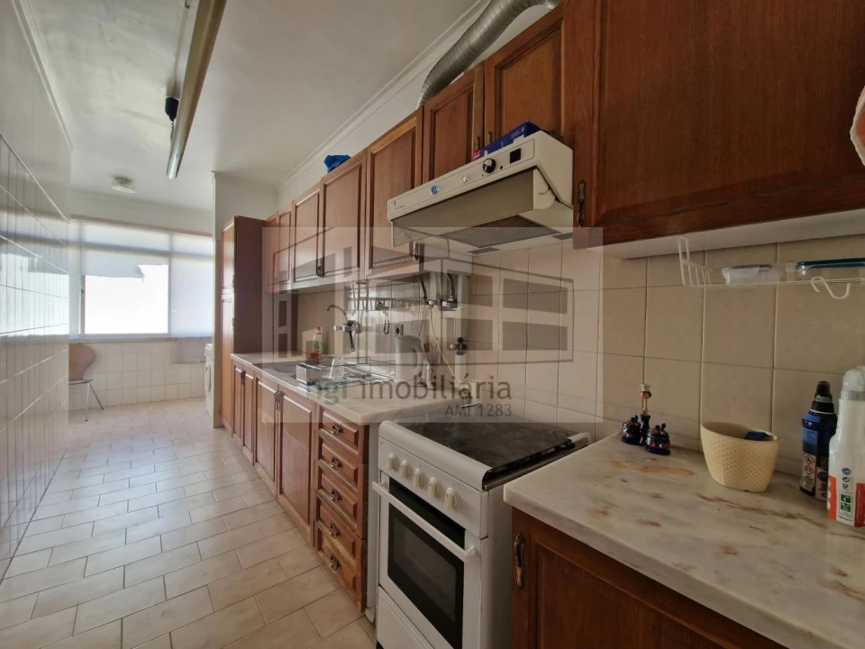 Apartamento T1 para Arrendamento em Benfica Foto 1