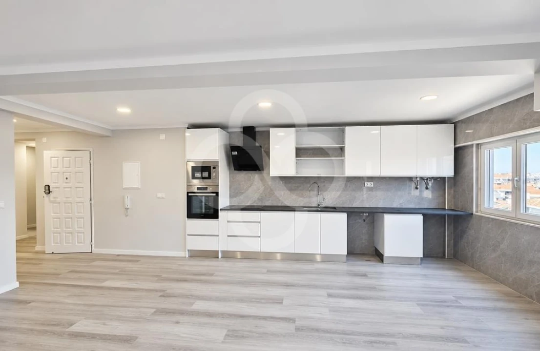 Apartamento T4 para Venda em Amora Foto 3