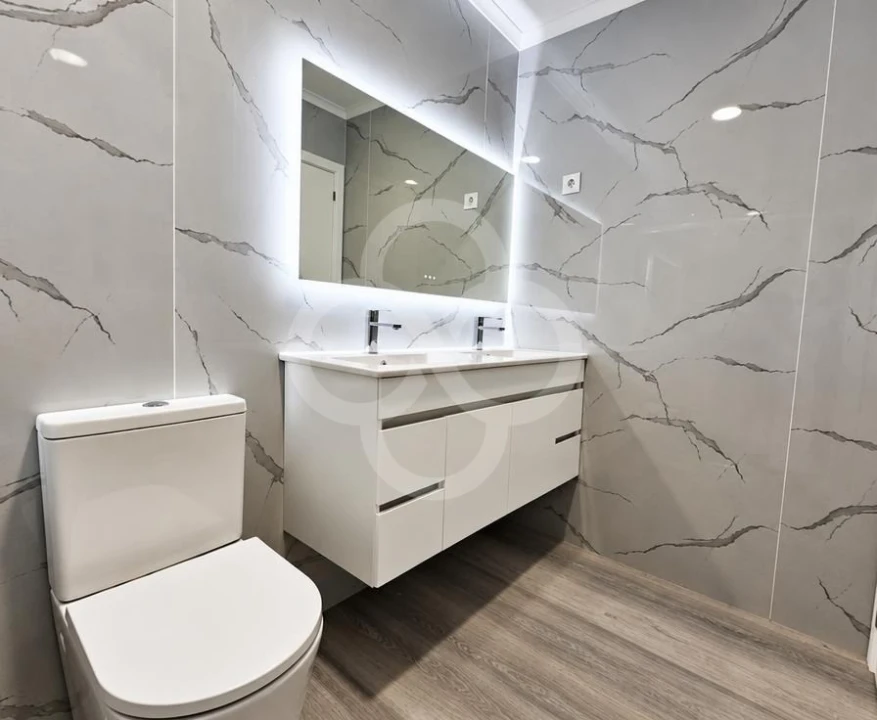 Apartamento T4 para Venda em Amora Foto 6