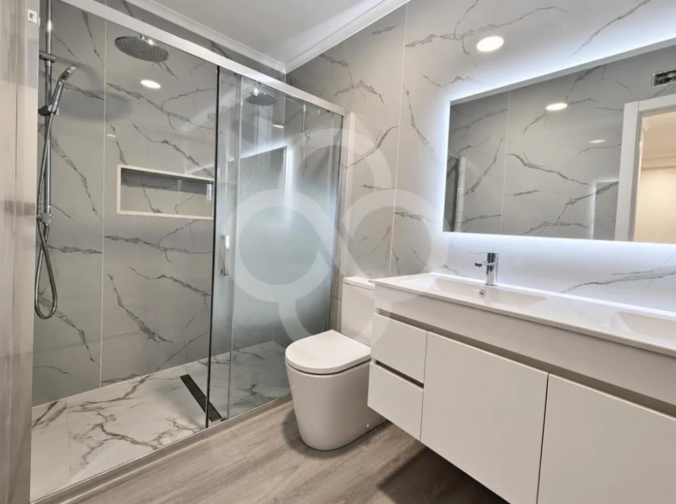 Apartamento T4 para Venda em Amora Foto 4