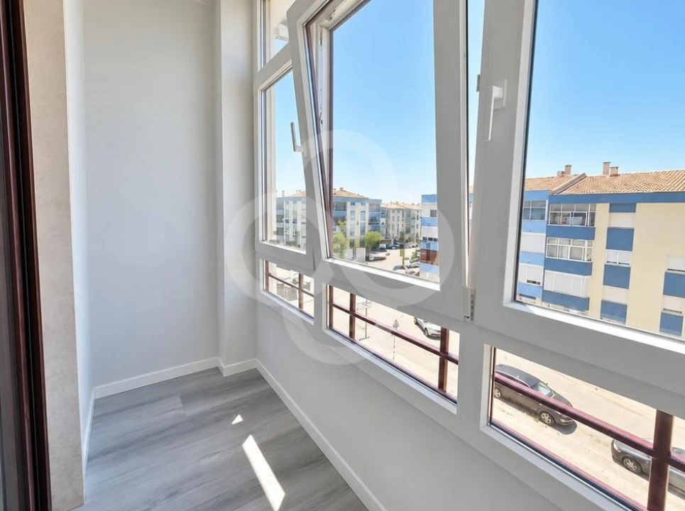 Apartamento T4 para Venda em Amora Foto 8