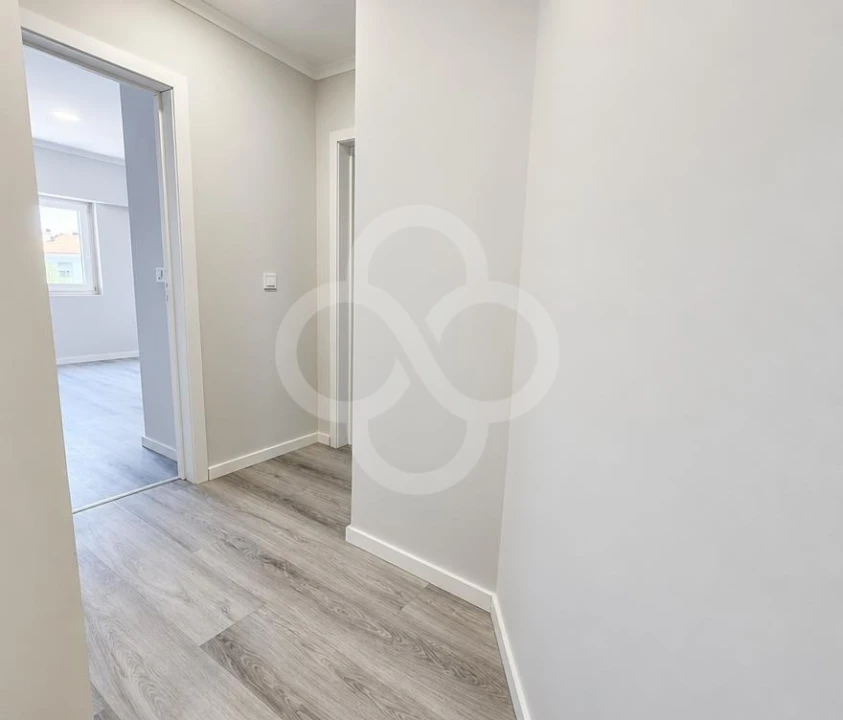 Apartamento T4 para Venda em Amora Foto 12