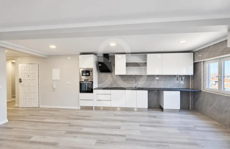 Apartamento T4 para Venda em Amora Foto 3