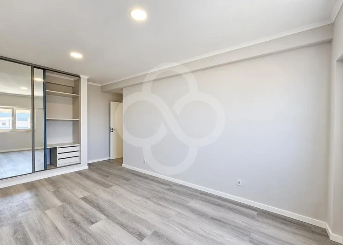 Apartamento T4 para Venda em Amora Foto 11