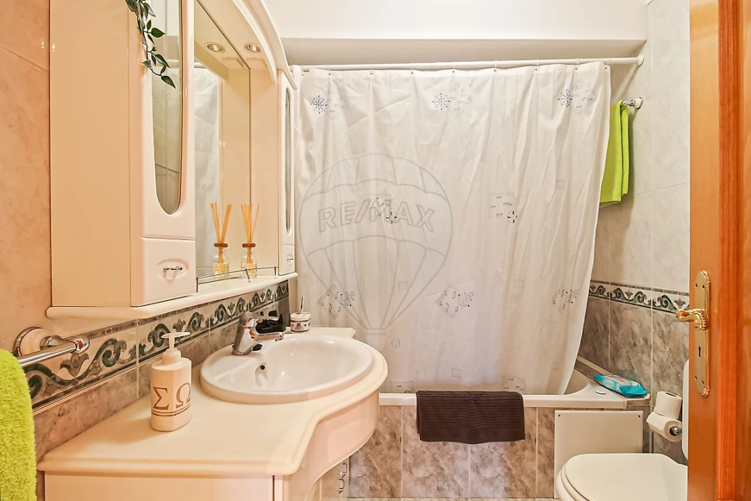 Apartamento T3 para Arrendamento em São Domingos de Benfica Foto 21