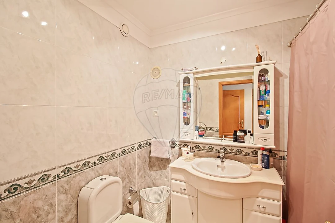 Apartamento T3 para Arrendamento em São Domingos de Benfica Foto 22