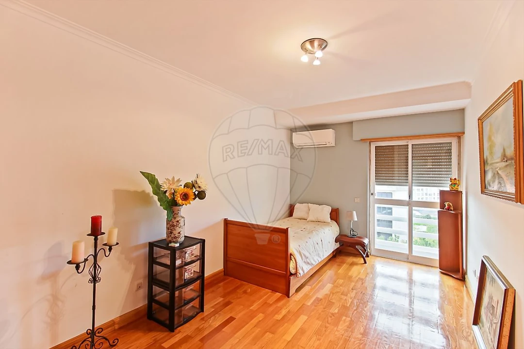 Apartamento T3 para Arrendamento em São Domingos de Benfica Foto 19