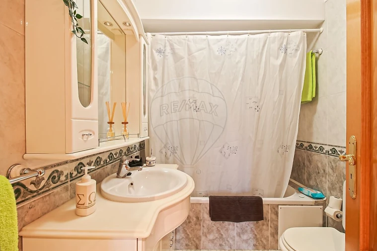 Apartamento T3 para Arrendamento em São Domingos de Benfica Foto 21