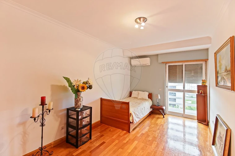 Apartamento T3 para Arrendamento em São Domingos de Benfica Foto 19