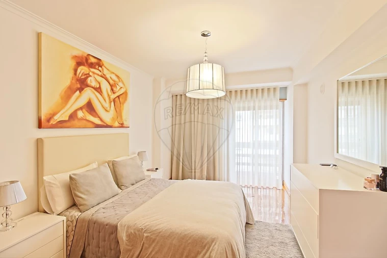 Apartamento T3 para Arrendamento em São Domingos de Benfica Foto 13