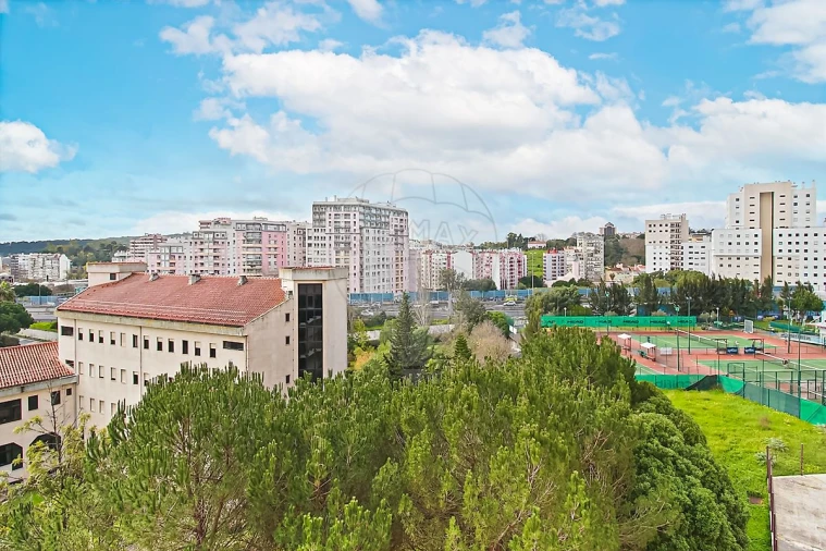 Apartamento T3 para Arrendamento em São Domingos de Benfica Foto 18