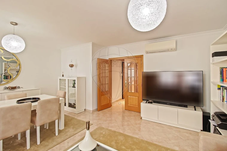 Apartamento T3 para Arrendamento em São Domingos de Benfica Foto 7