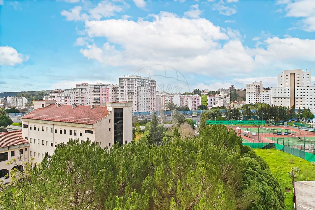 Apartamento T3 para Arrendamento em São Domingos de Benfica Foto 18