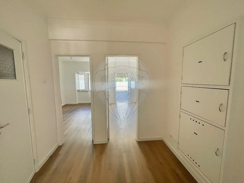 Apartamento T2 para Arrendamento em São Domingos de Benfica Foto 13