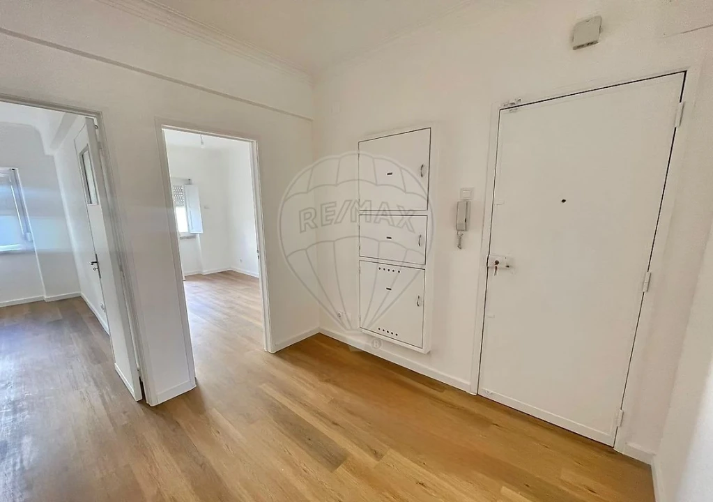 Apartamento T2 para Arrendamento em São Domingos de Benfica Foto 11