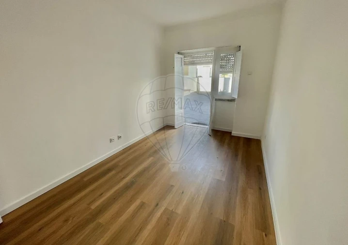 Apartamento T2 para Arrendamento em São Domingos de Benfica Foto 14