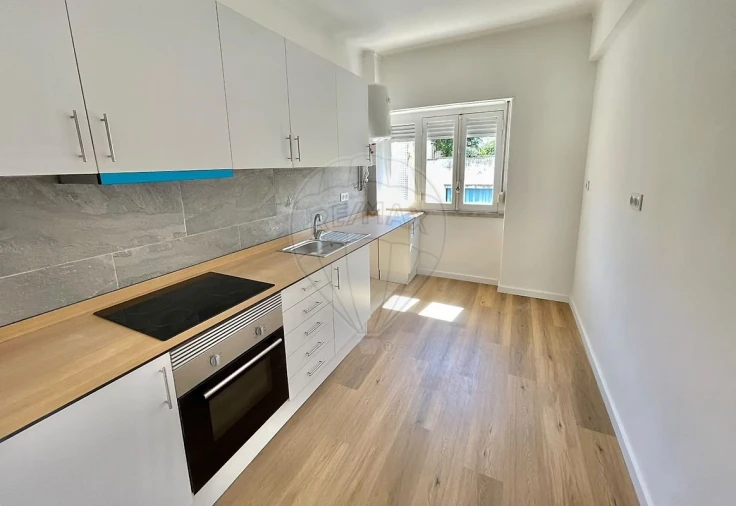 Apartamento T2 para Arrendamento em São Domingos de Benfica Foto 12