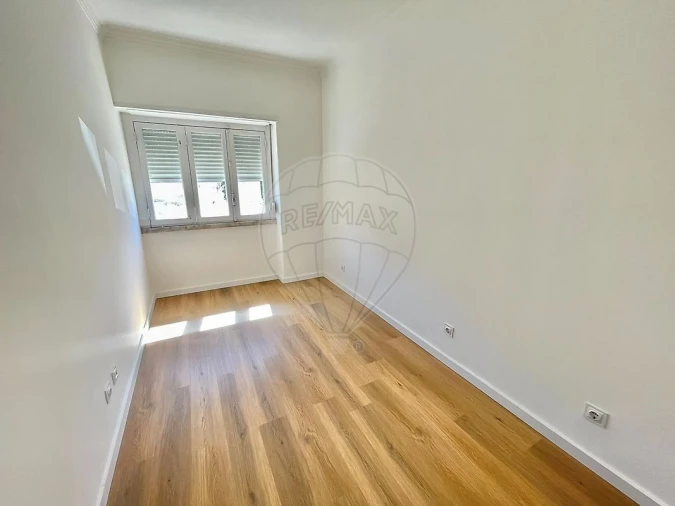 Apartamento T2 para Arrendamento em São Domingos de Benfica Foto 8