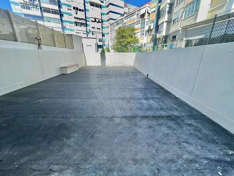Apartamento T2 para Arrendamento em São Domingos de Benfica Foto 5