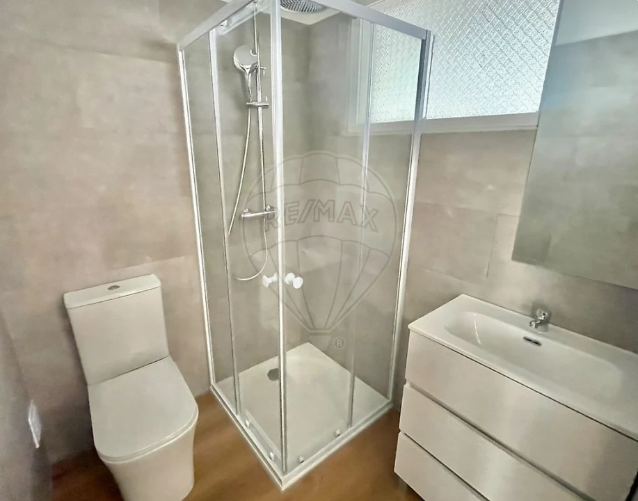 Apartamento T2 para Arrendamento em São Domingos de Benfica Foto 9