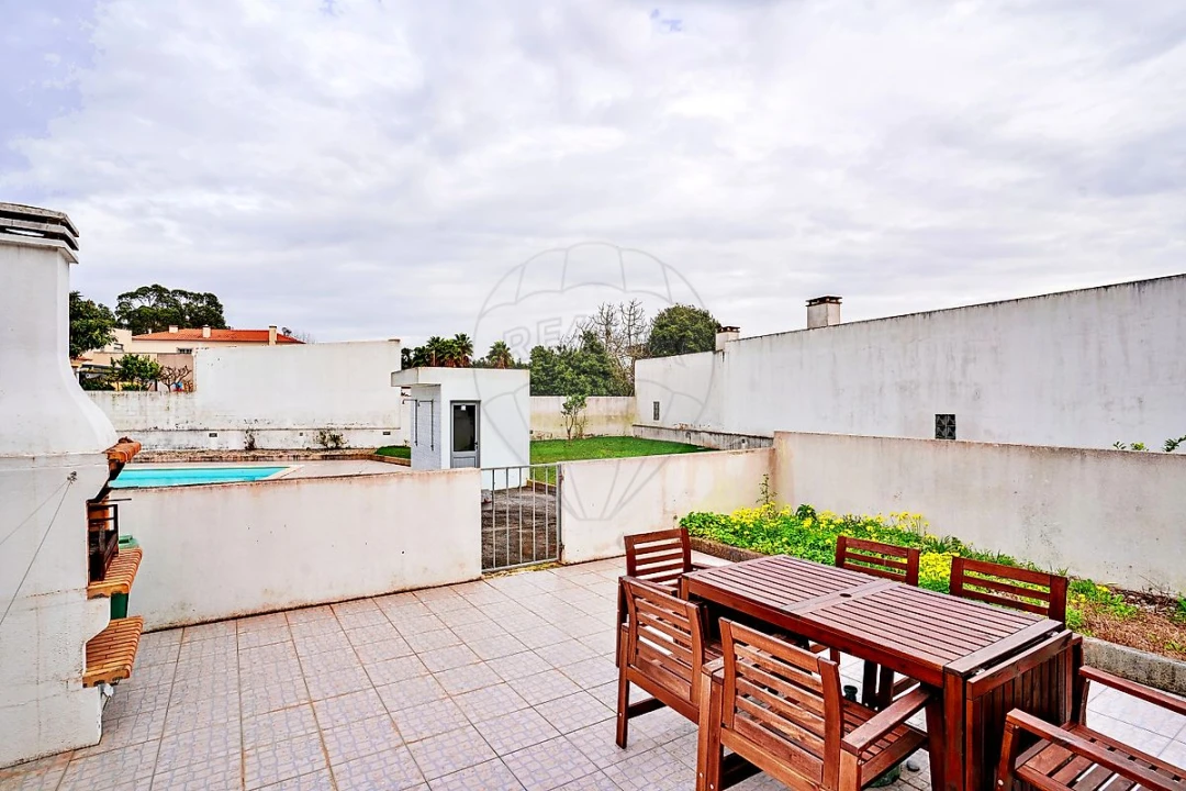Moradia T4 para Arrendamento em Foz do Arelho Foto 12