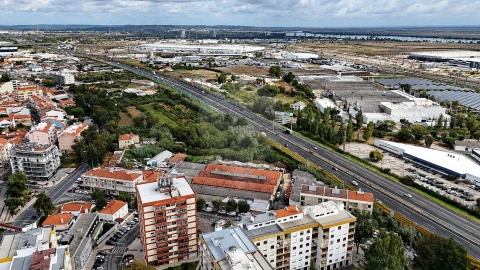 Apartamento T3 para Venda em Castanheira do Ribatejo e Cachoeiras