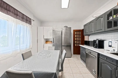 Apartamento T3 para Venda em Castanheira do Ribatejo e Cachoeiras