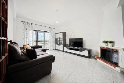 Apartamento T3 para Venda em Castanheira do Ribatejo e Cachoeiras